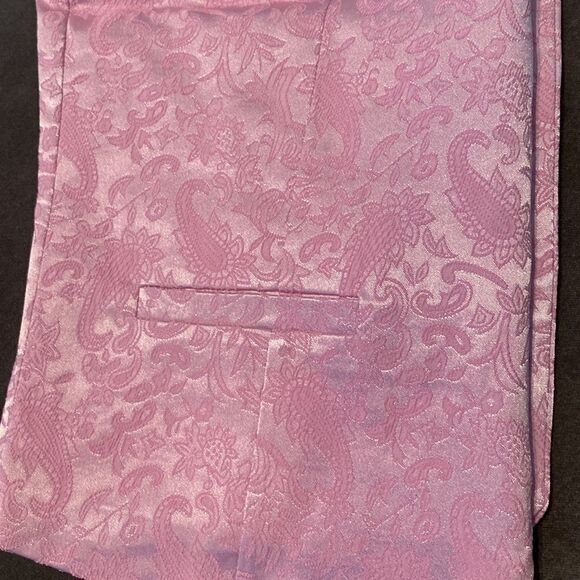 Men’s Pink Paisley Vest, Bow Tie & Pocket Square Size 30 NWT - Picture 6 of 7